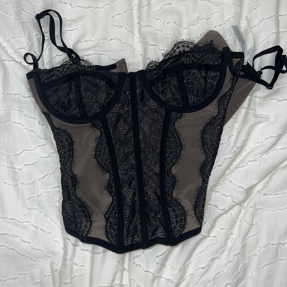 Black urban corset